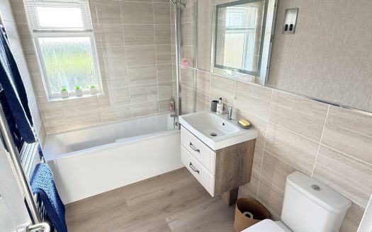 25 Harbour Way, Rye Harbour